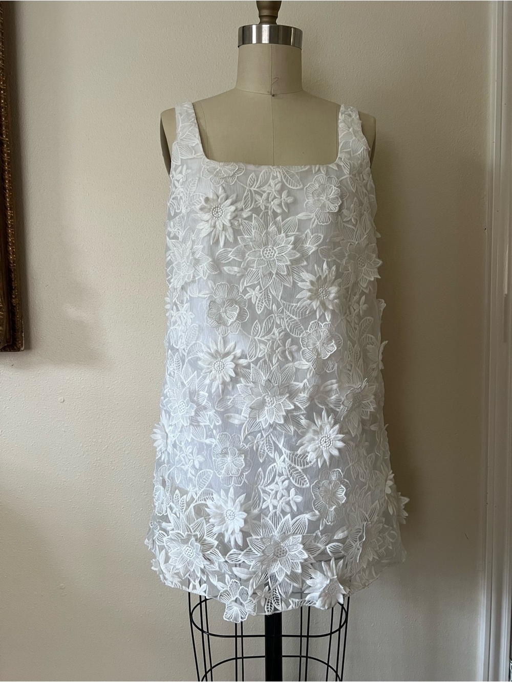 Zara White Floral Appliqué Sleeveless Shift Dress